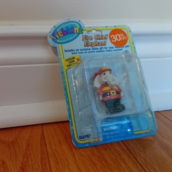 Y2K BNIB Ganz Webkinz‎ Figure Series 1 Fire Chief Elephant W/ Feature Code - Picture 3 of 6